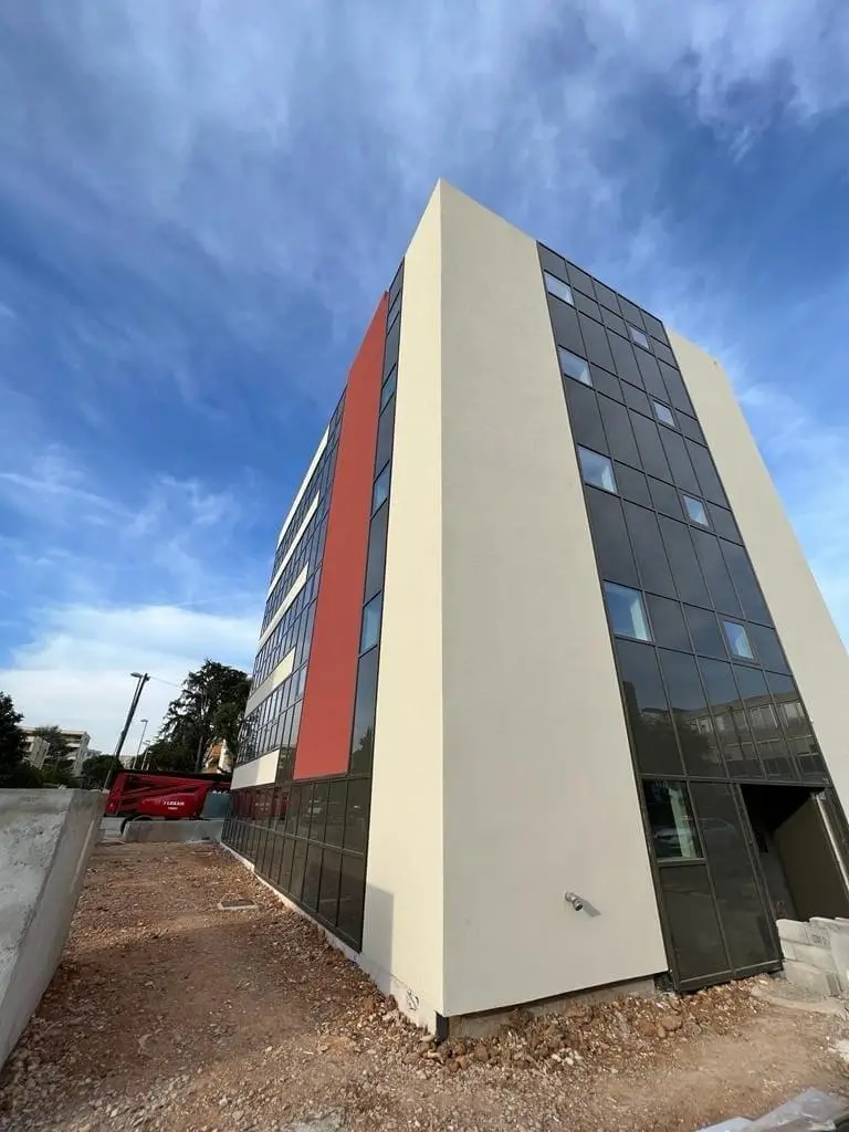Façade d'immeuble rénovée