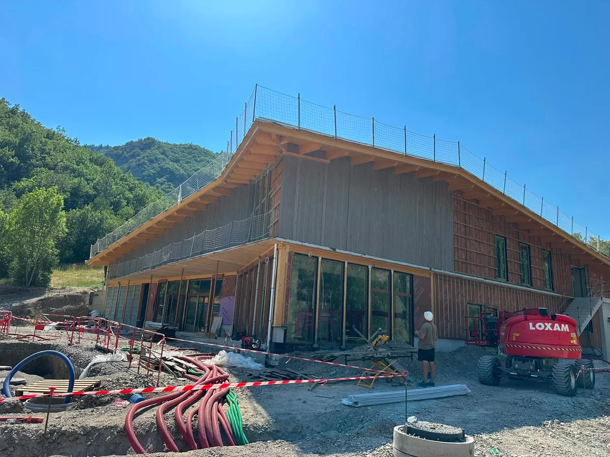 Bâtiment en ossature bois avec bardage